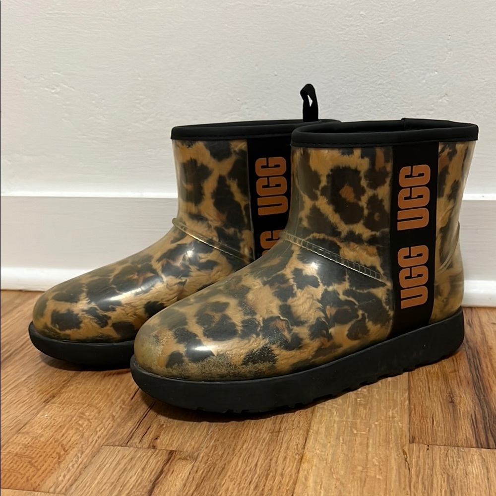 Ugg Kids Animal Print Boots with Black Accents | Waterproof